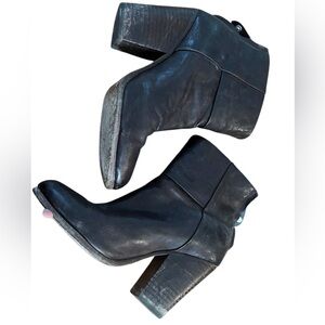 Rag & Bone size 38 (8) chocolate brown booties